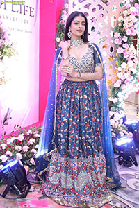 Prachi Thaker Poses with Designer Jewellery