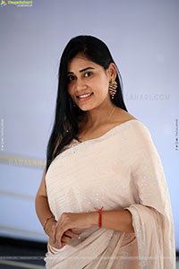 Priya Deshpag at Sandigdham Teaser Launch, HD Gallery