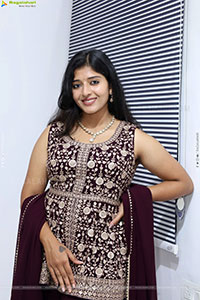 Ramya Priya Latest Glam Stills, HD Gallery