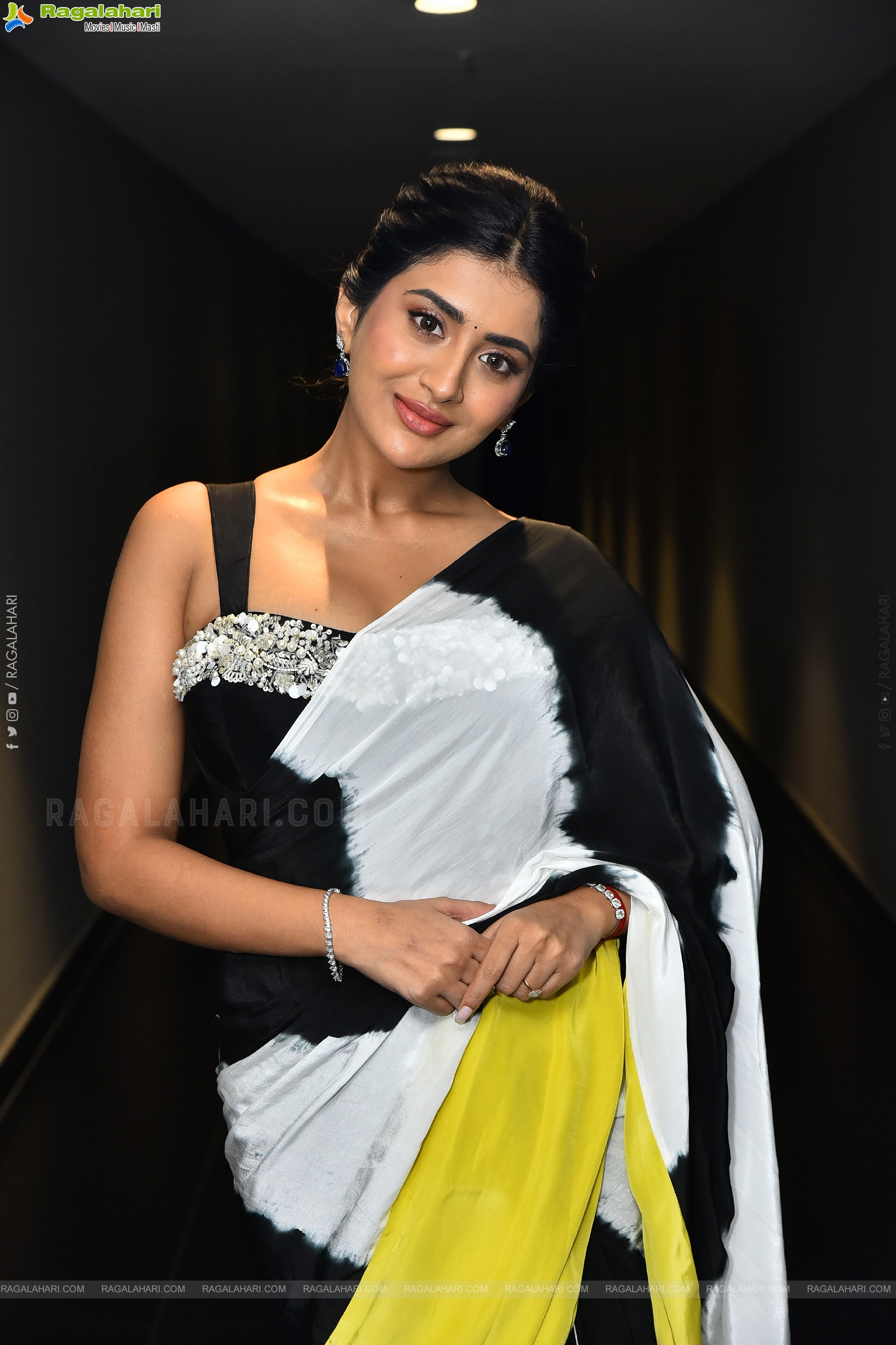 Rashi Singh at 3 Roses Season 2 Teaser Launch, HD Gallery