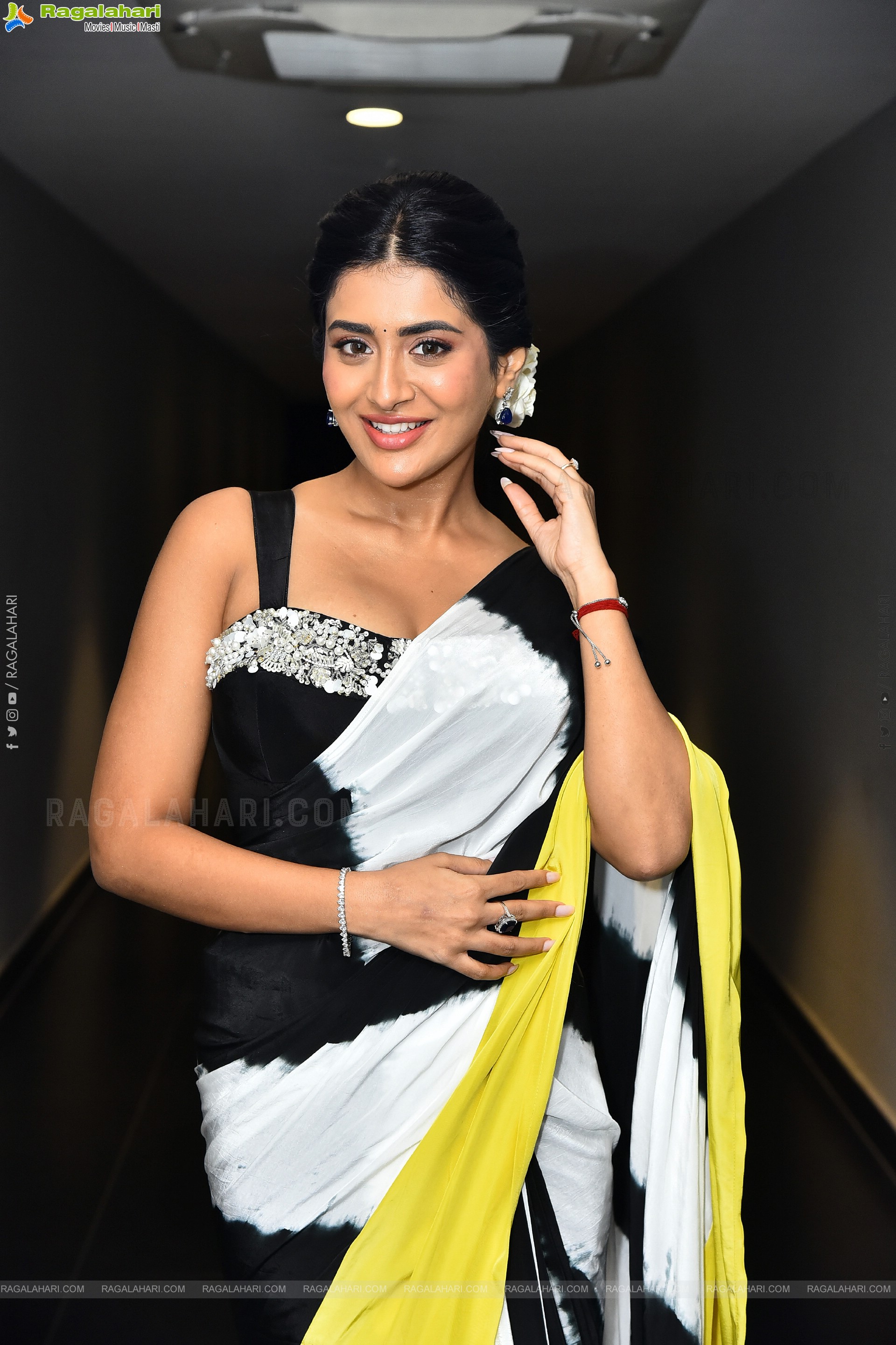 Rashi Singh at 3 Roses Season 2 Teaser Launch, HD Gallery