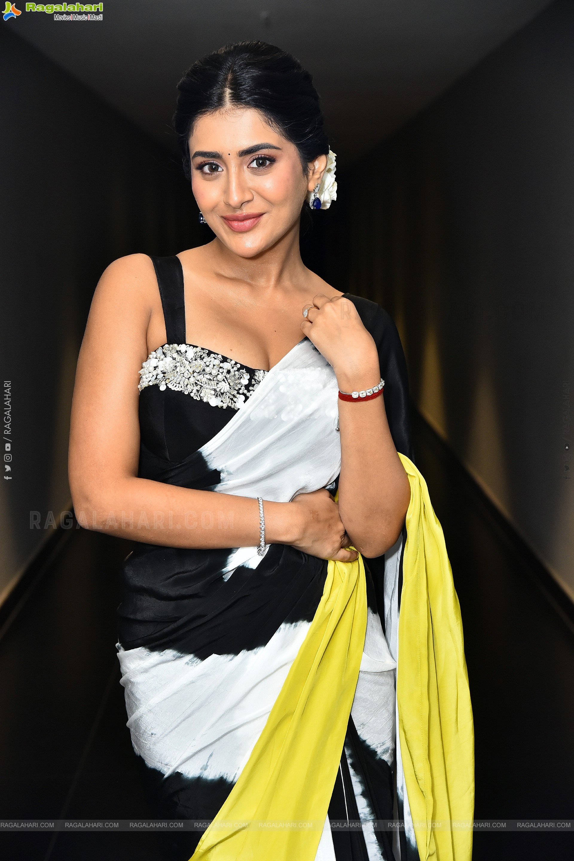 Rashi Singh at 3 Roses Season 2 Teaser Launch, HD Gallery
