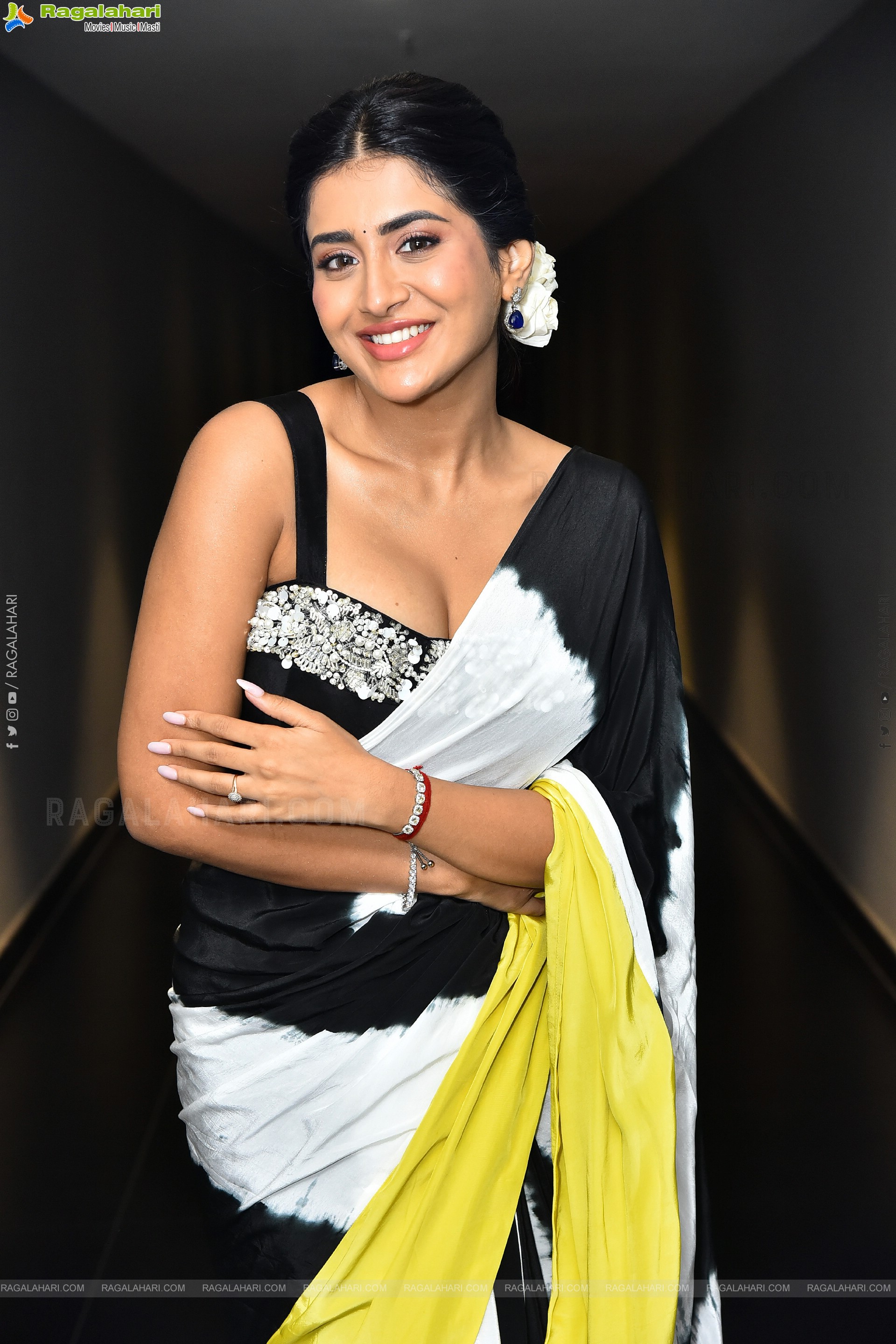 Rashi Singh at 3 Roses Season 2 Teaser Launch, HD Gallery