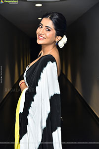 Rashi Singh at 3 Roses Season 2 Teaser Launch, HD Gallery