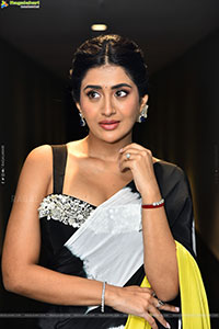 Rashi Singh at 3 Roses Season 2 Teaser Launch, HD Gallery