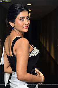 Rashi Singh at 3 Roses Season 2 Teaser Launch, HD Gallery