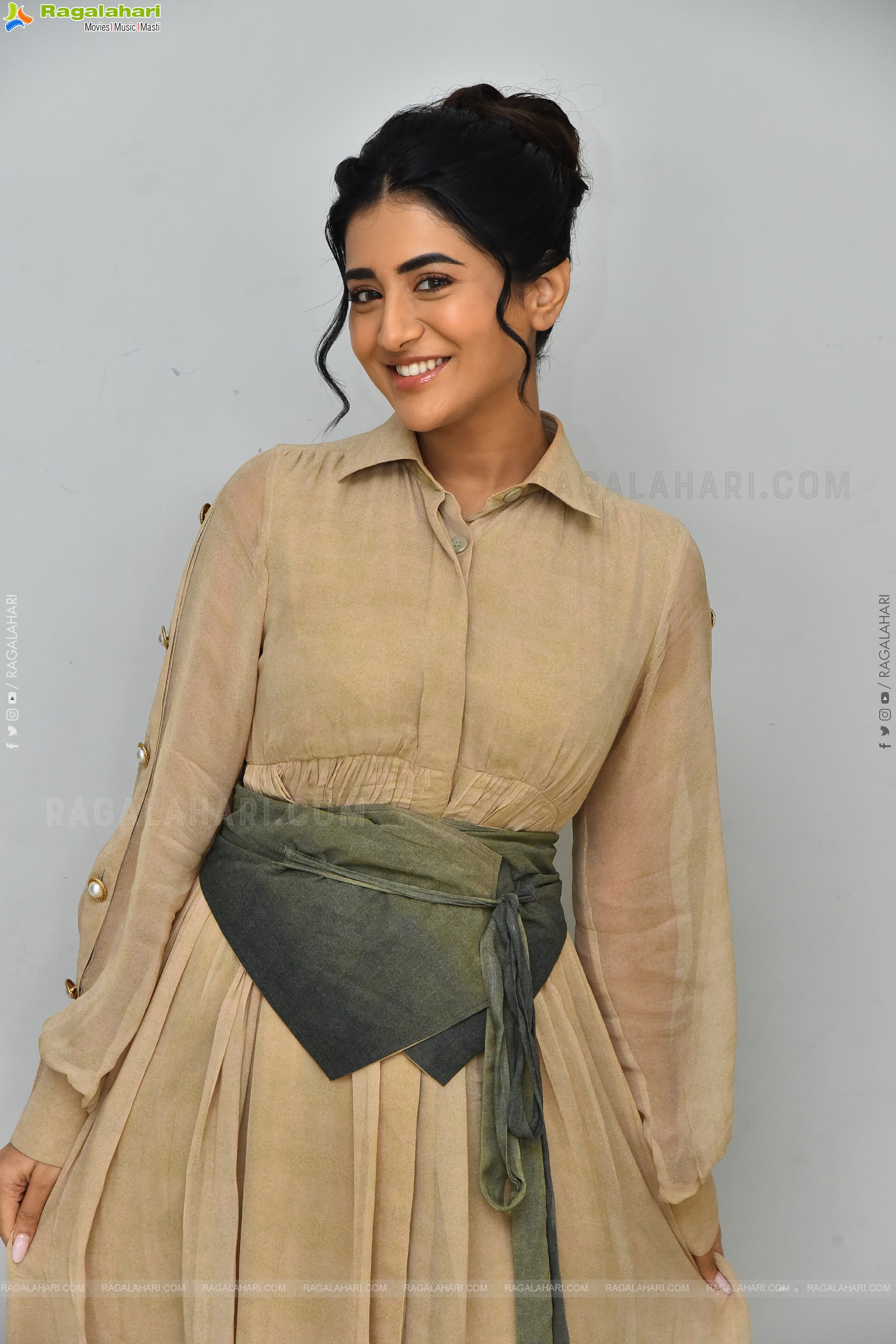 Rashi Singh at Paanch Minar Movie Success Meet, HD Gallery