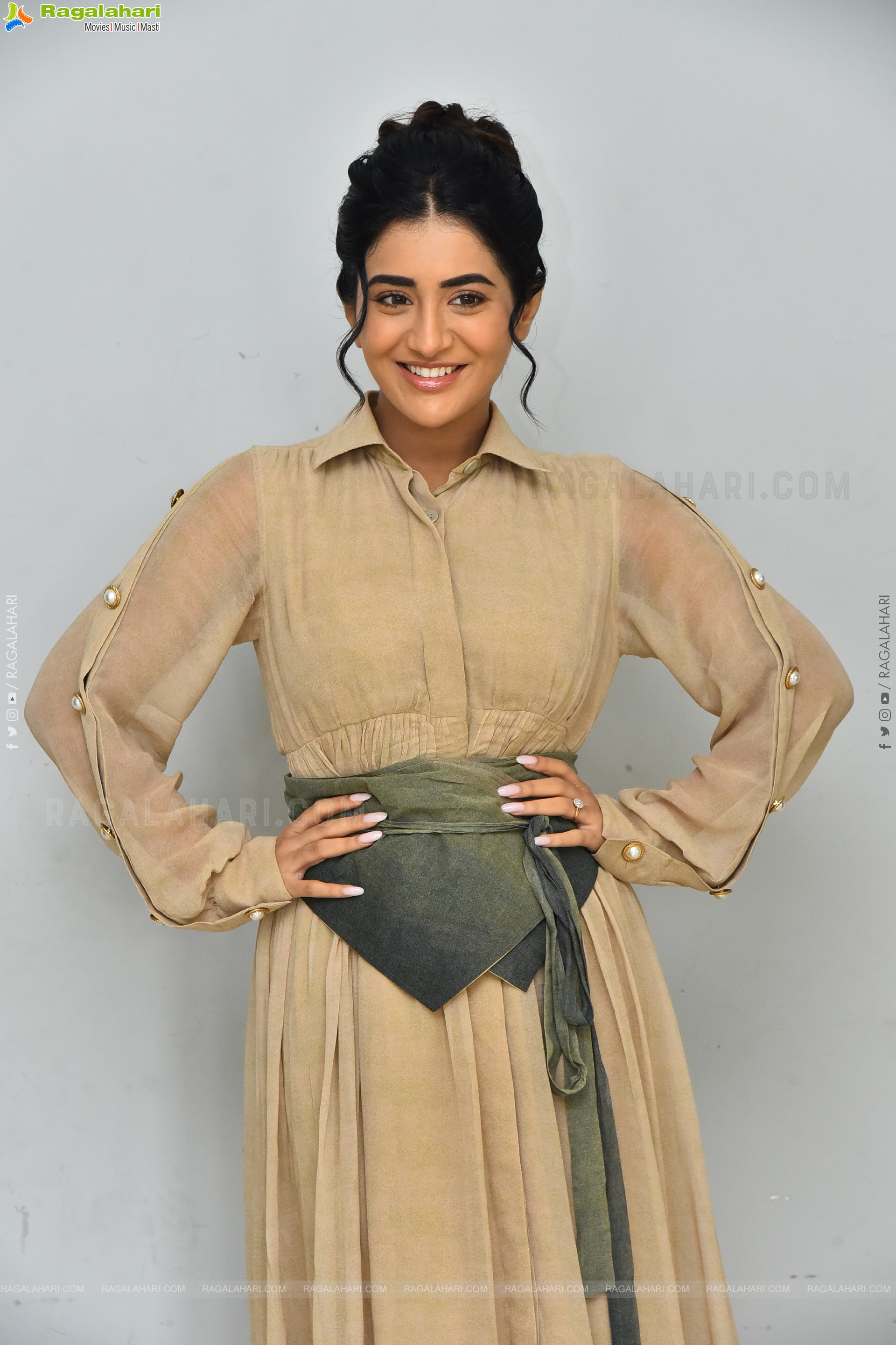 Rashi Singh at Paanch Minar Movie Success Meet, HD Gallery