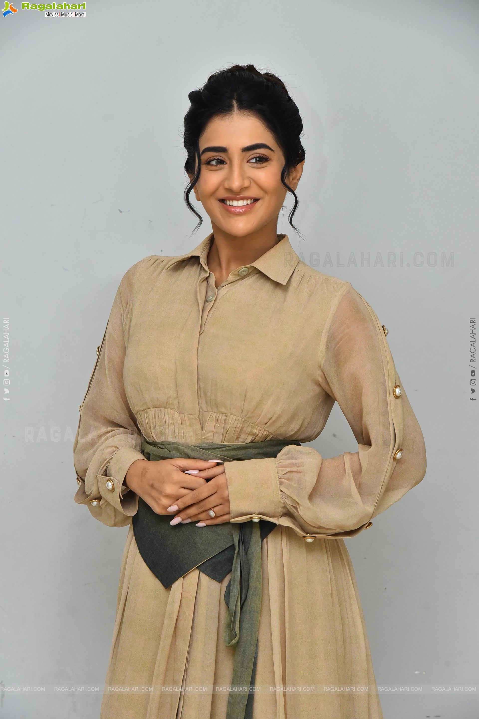 Rashi Singh at Paanch Minar Movie Success Meet, HD Gallery