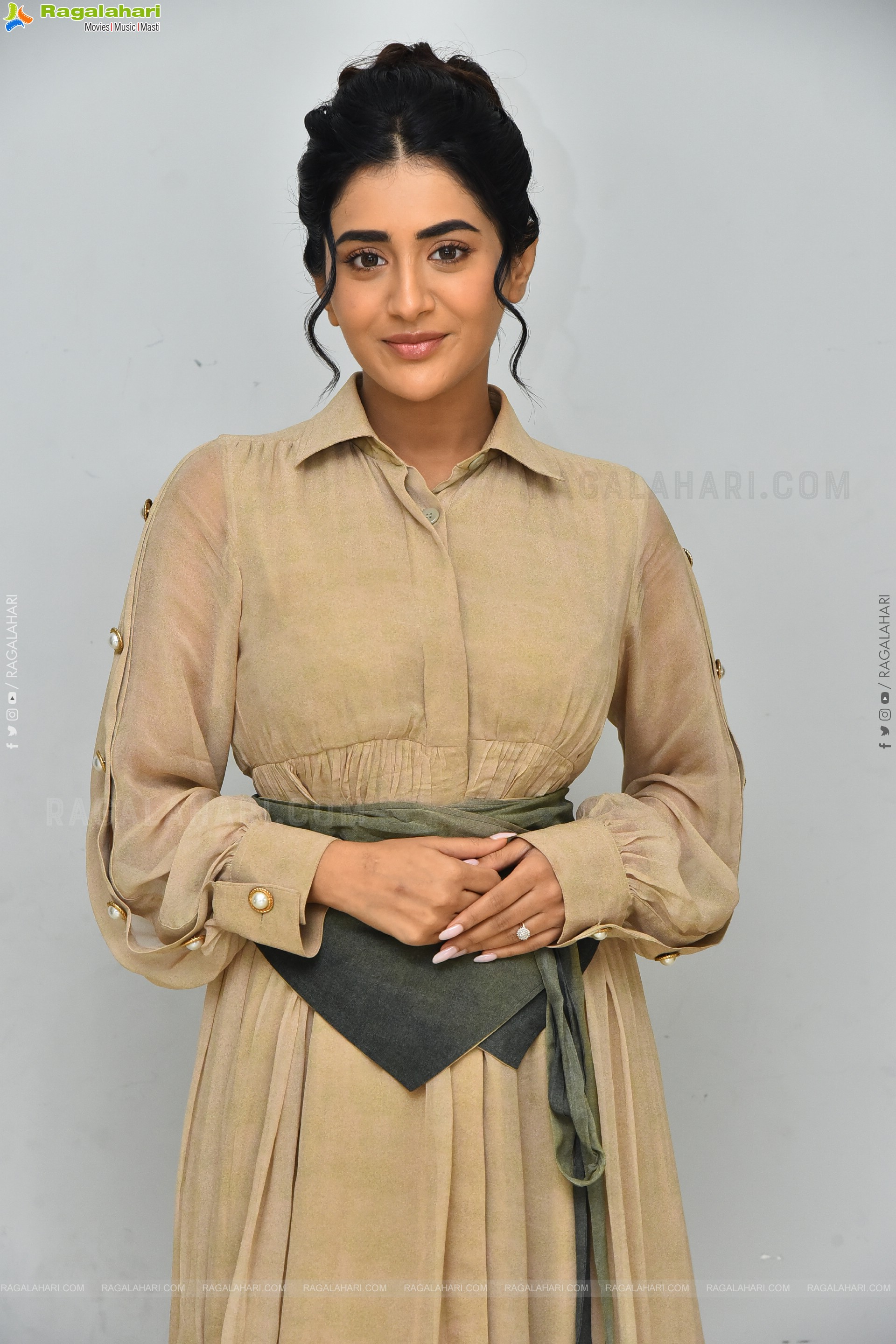 Rashi Singh at Paanch Minar Movie Success Meet, HD Gallery