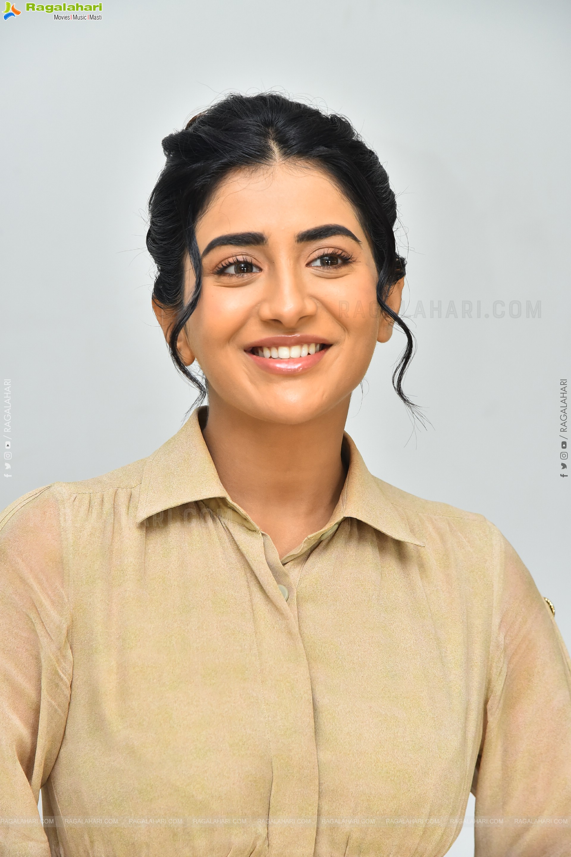 Rashi Singh at Paanch Minar Movie Success Meet, HD Gallery