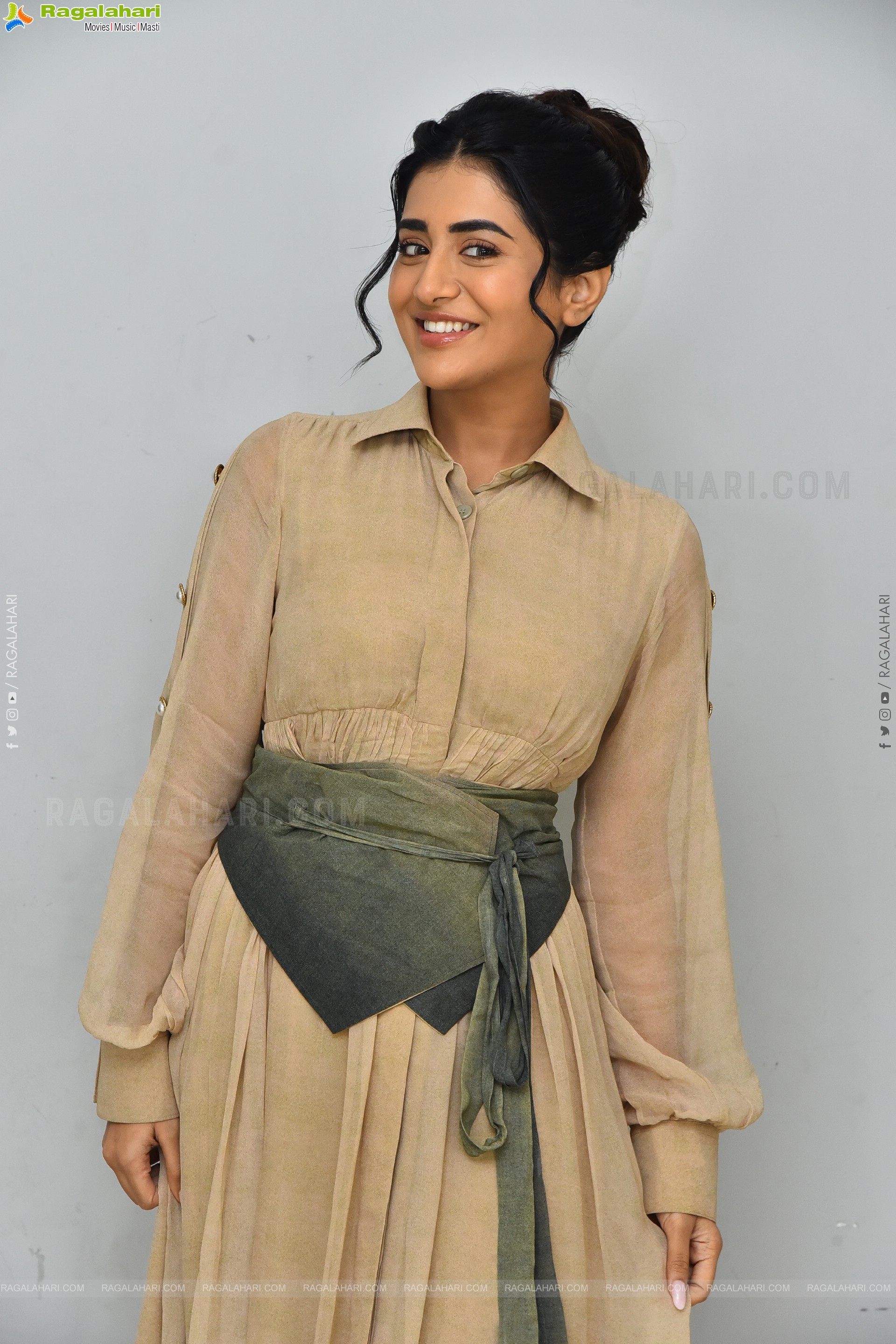 Rashi Singh at Paanch Minar Movie Success Meet, HD Gallery