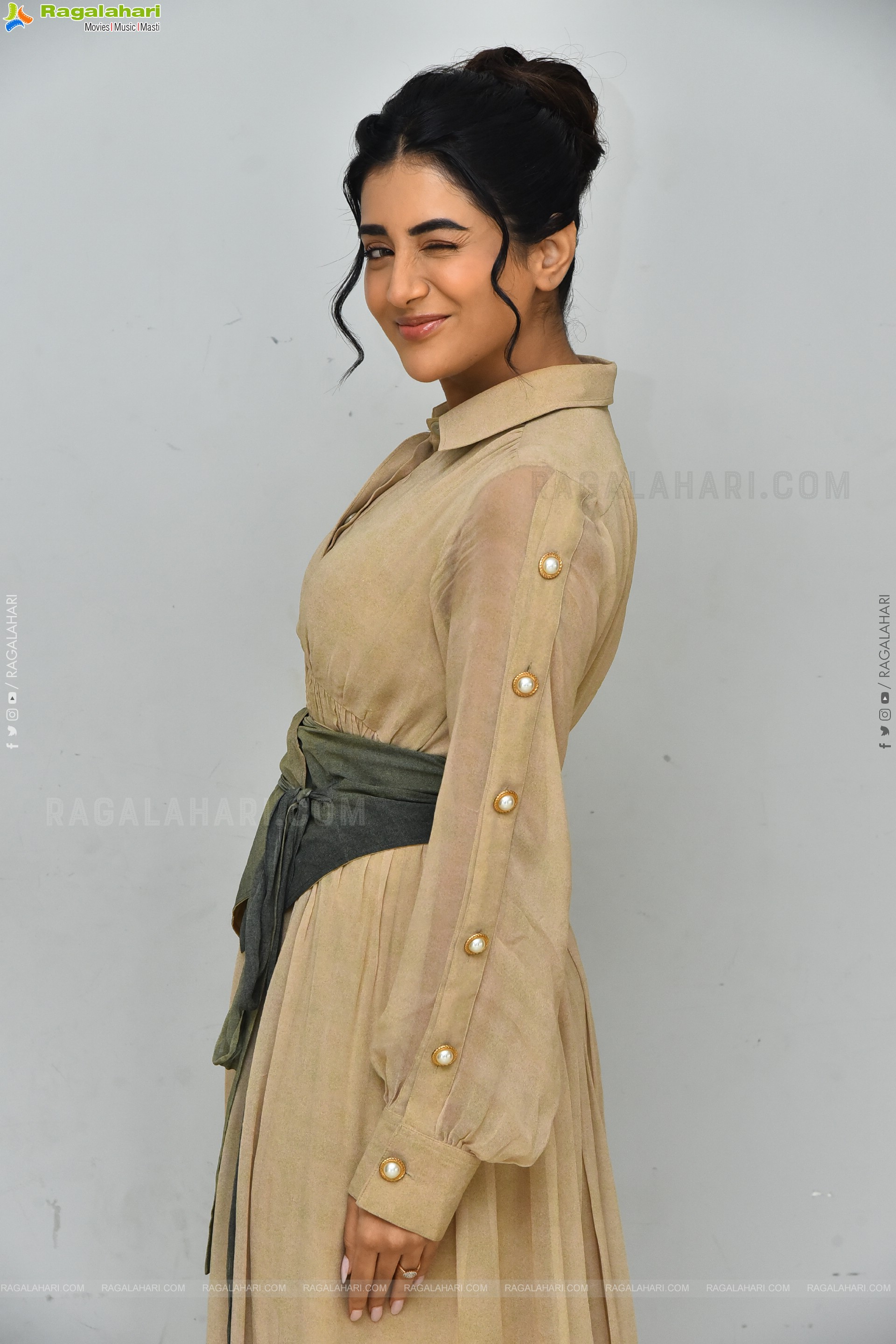 Rashi Singh at Paanch Minar Movie Success Meet, HD Gallery