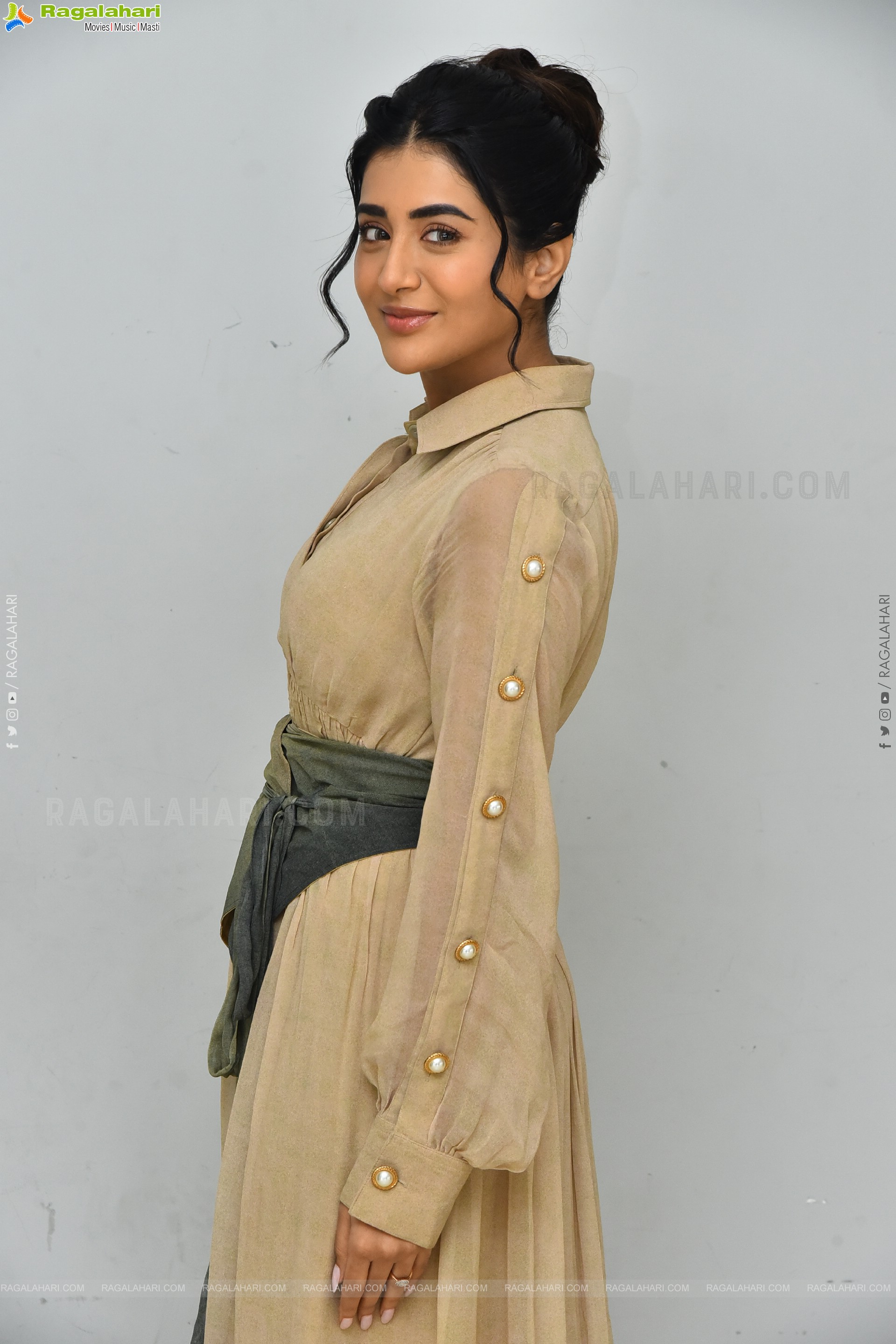 Rashi Singh at Paanch Minar Movie Success Meet, HD Gallery