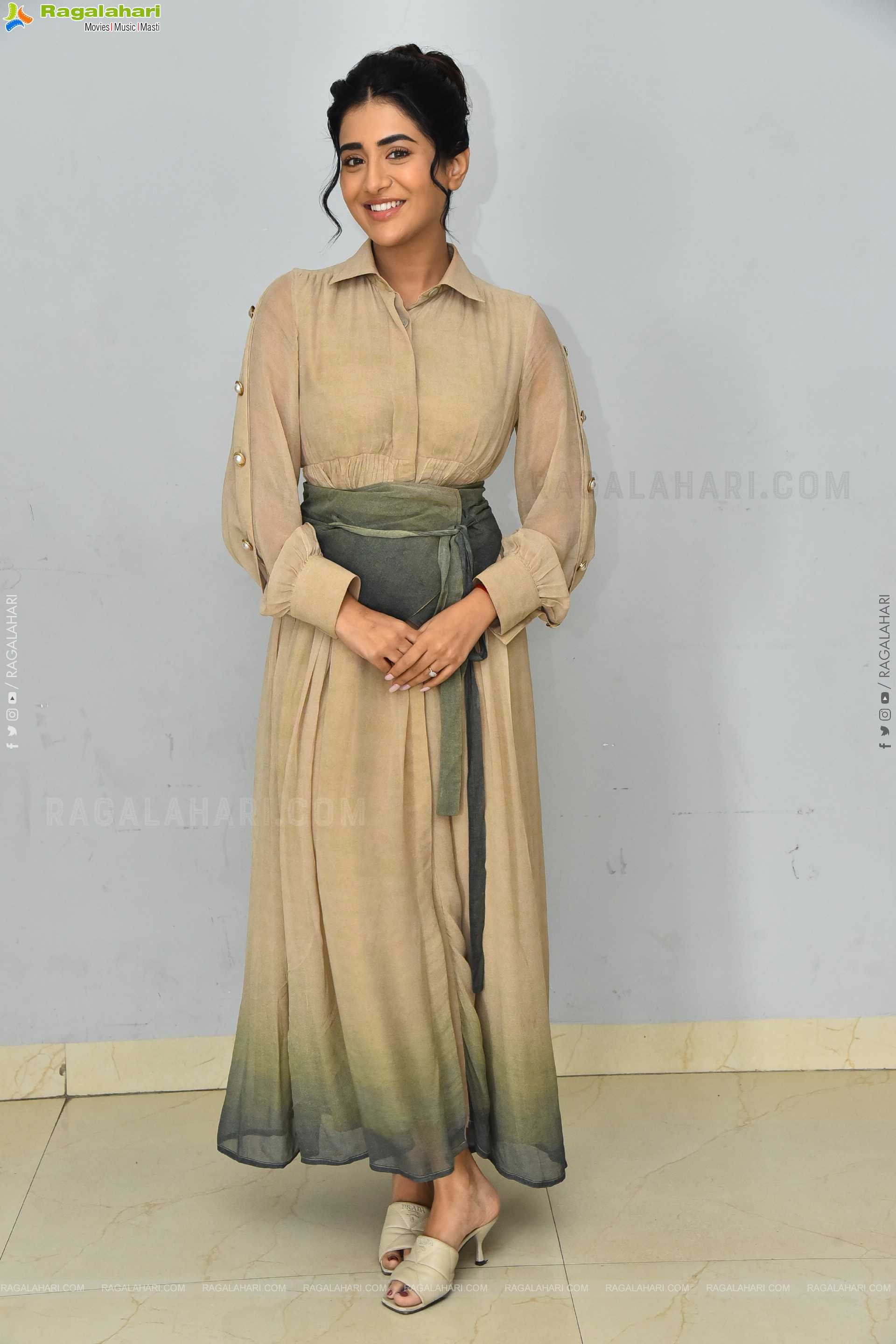 Rashi Singh at Paanch Minar Movie Success Meet, HD Gallery