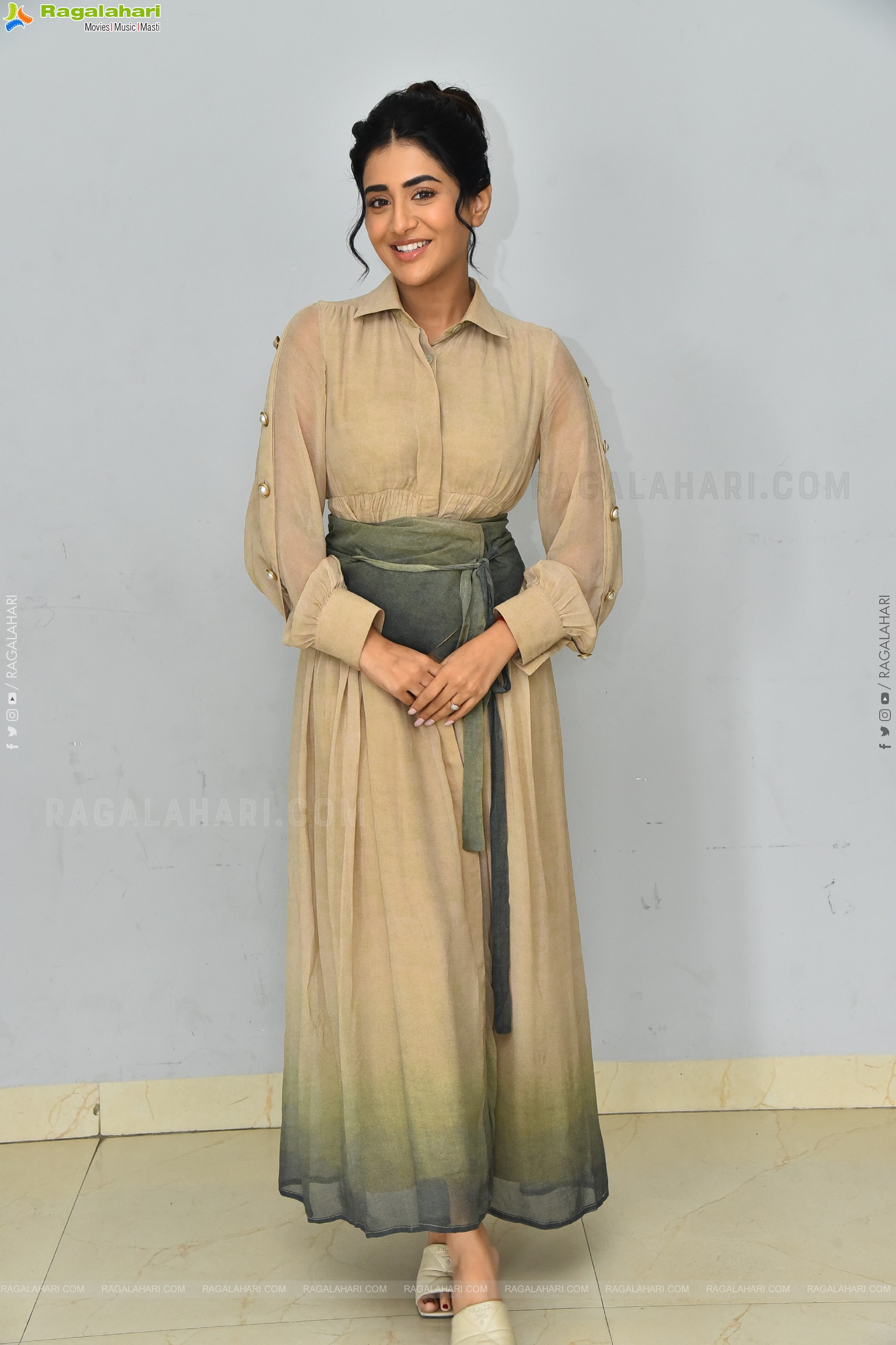 Rashi Singh at Paanch Minar Movie Success Meet, HD Gallery