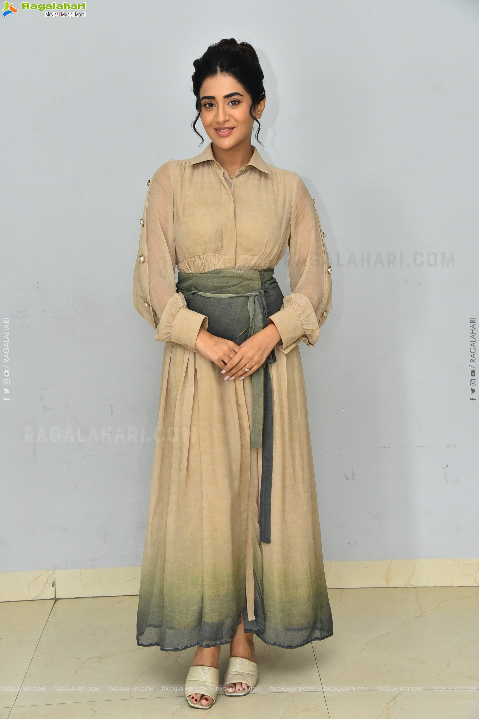 Rashi Singh at Paanch Minar Movie Success Meet, HD Gallery