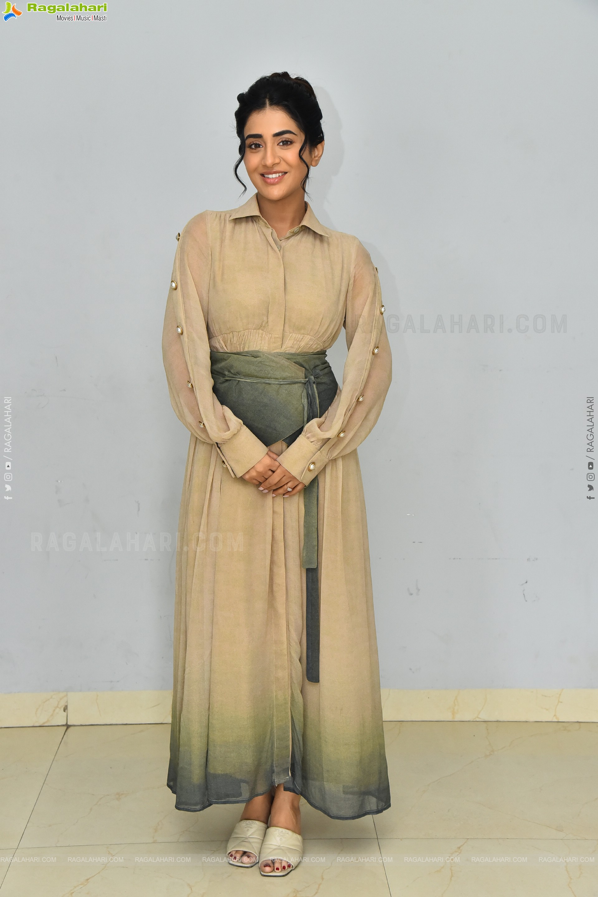 Rashi Singh at Paanch Minar Movie Success Meet, HD Gallery