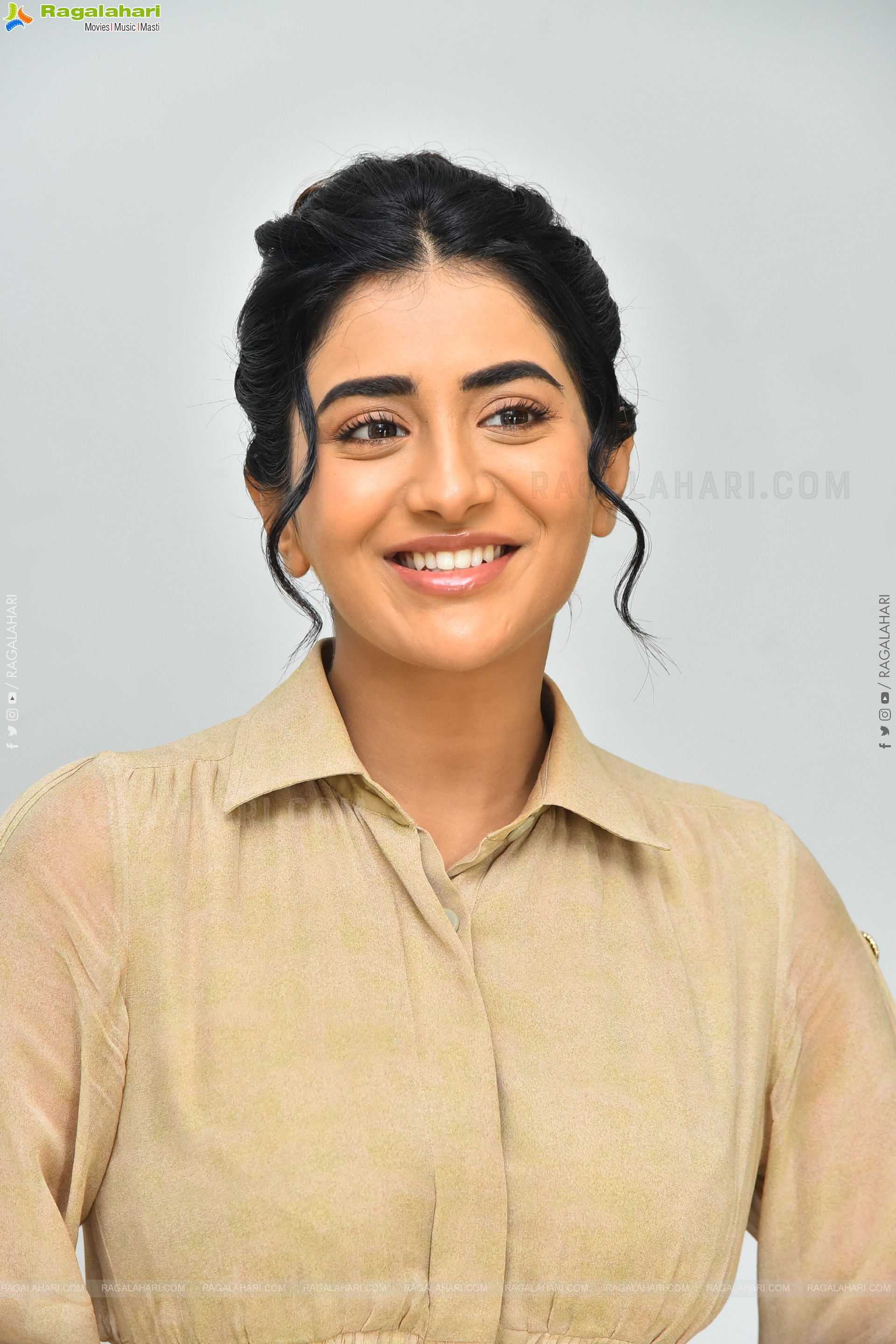 Rashi Singh at Paanch Minar Movie Success Meet, HD Gallery