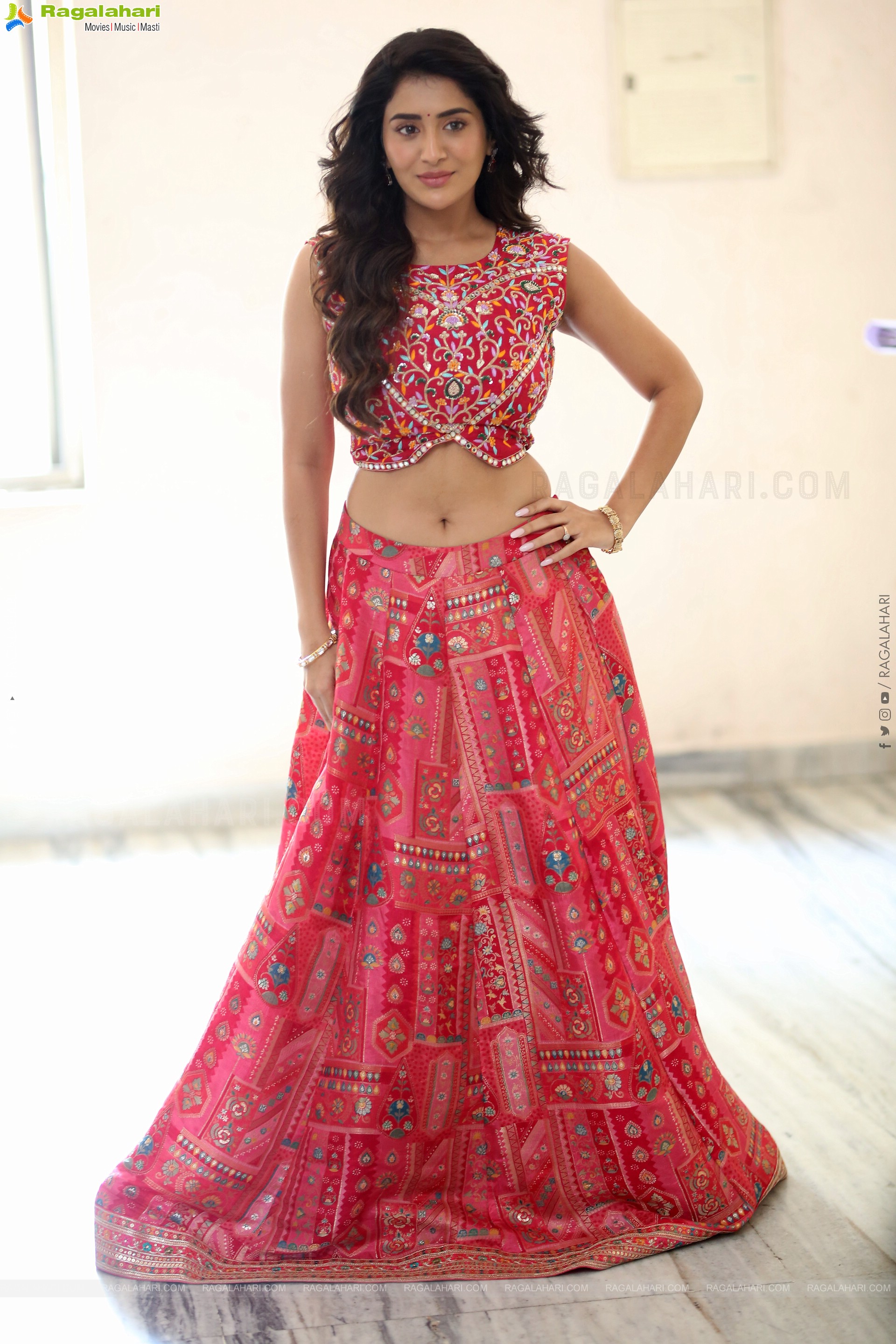 Rashi Singh at Paanch Minar Press Meet, HD Gallery