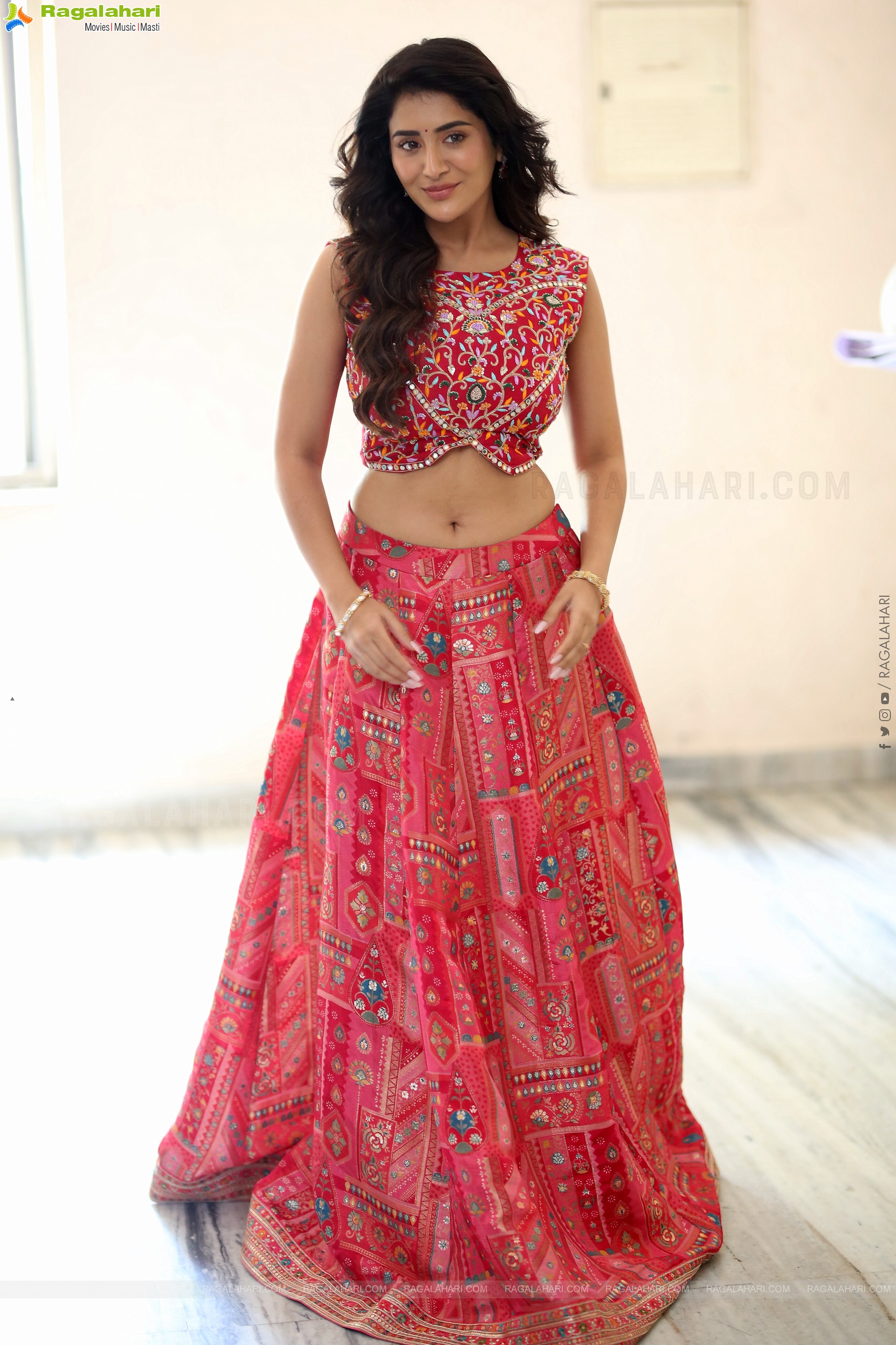 Rashi Singh at Paanch Minar Press Meet, HD Gallery