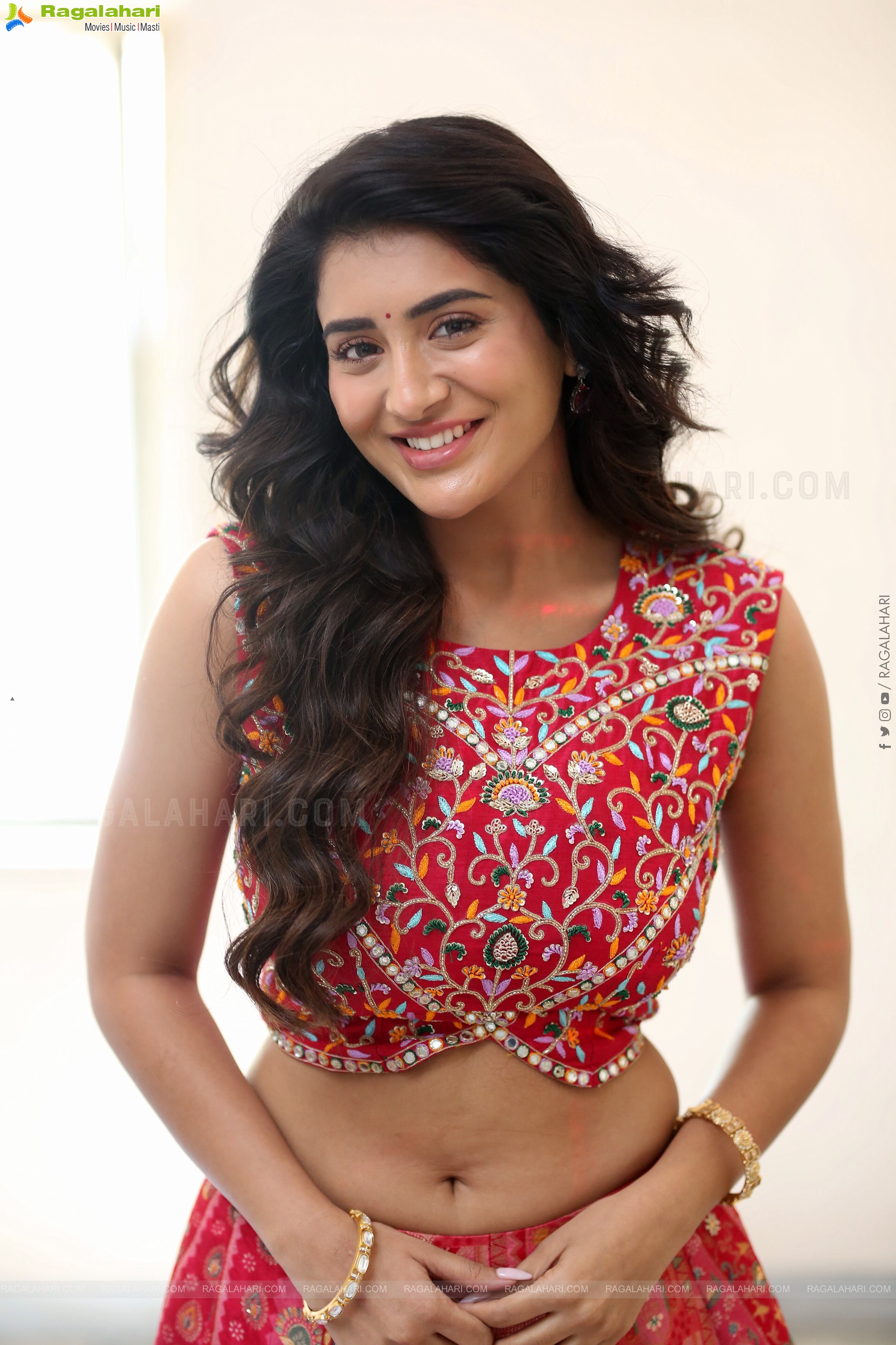 Rashi Singh at Paanch Minar Press Meet, HD Gallery
