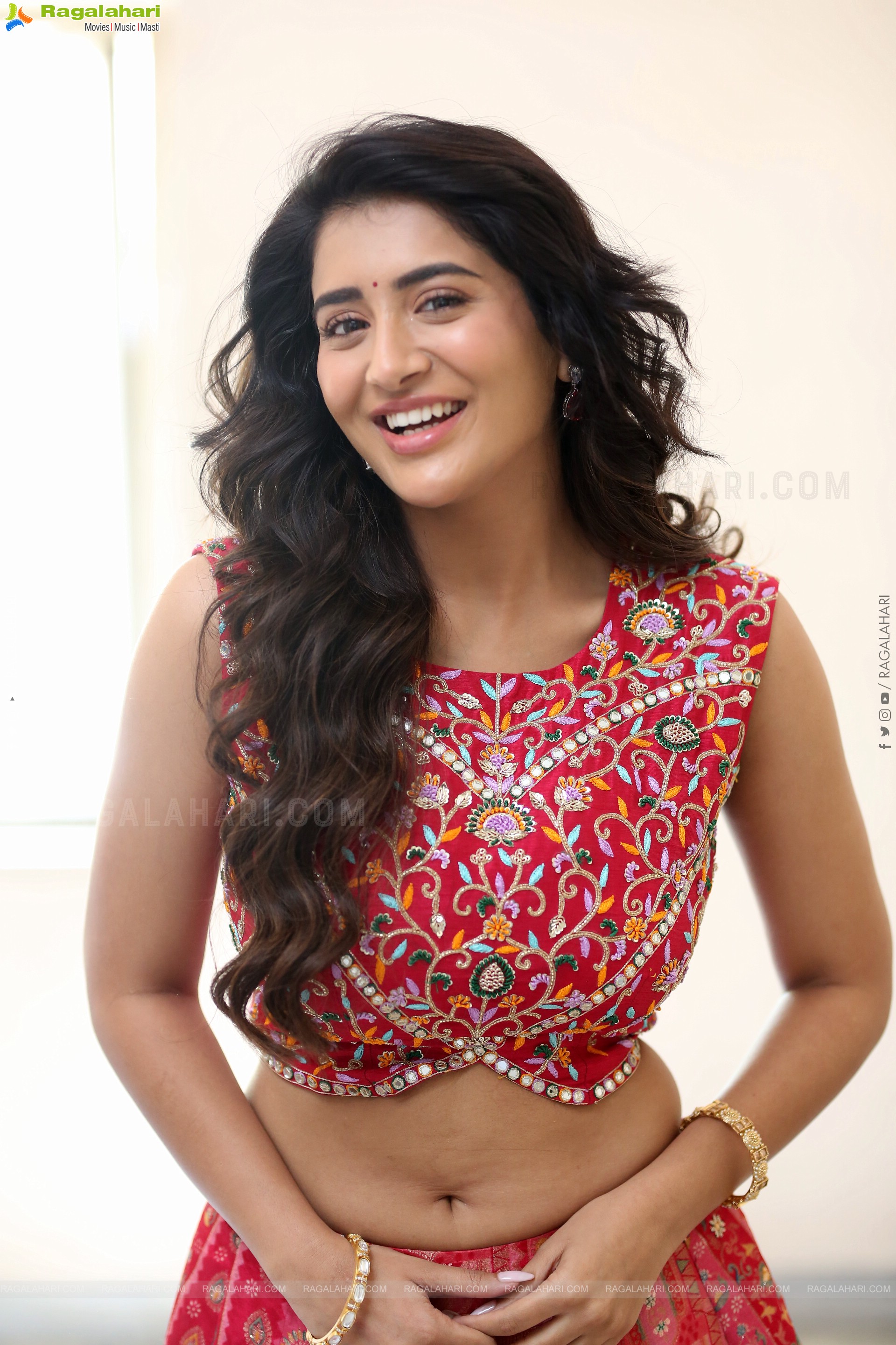Rashi Singh at Paanch Minar Press Meet, HD Gallery