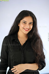 Sanchi Kashyap stills in Black Dress, HD Gallery