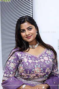 Siri Papa stills in Violet Designer Dress