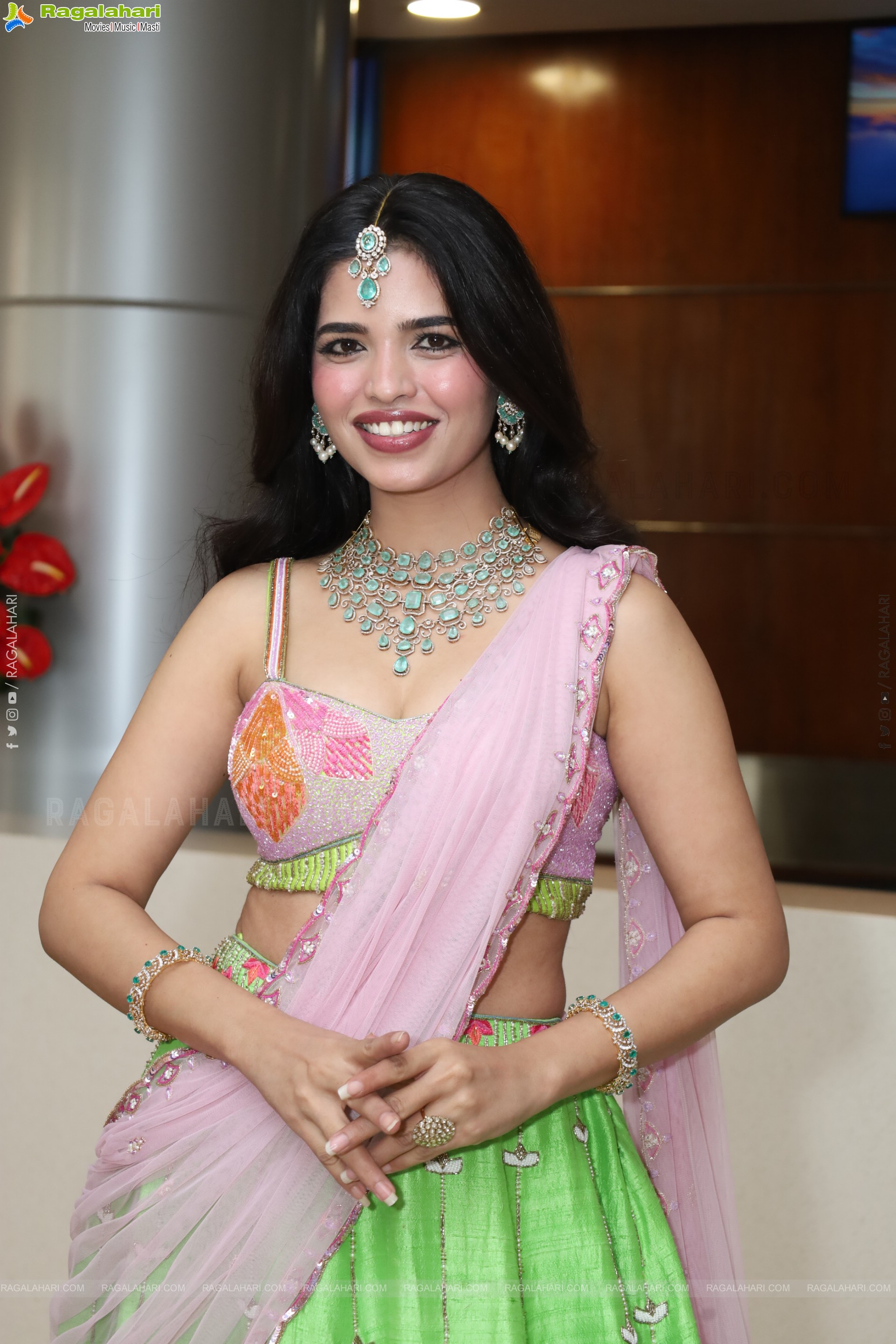 Urmila Chauhan at Hi Life Exhibition Grand Launch, HD Gallery