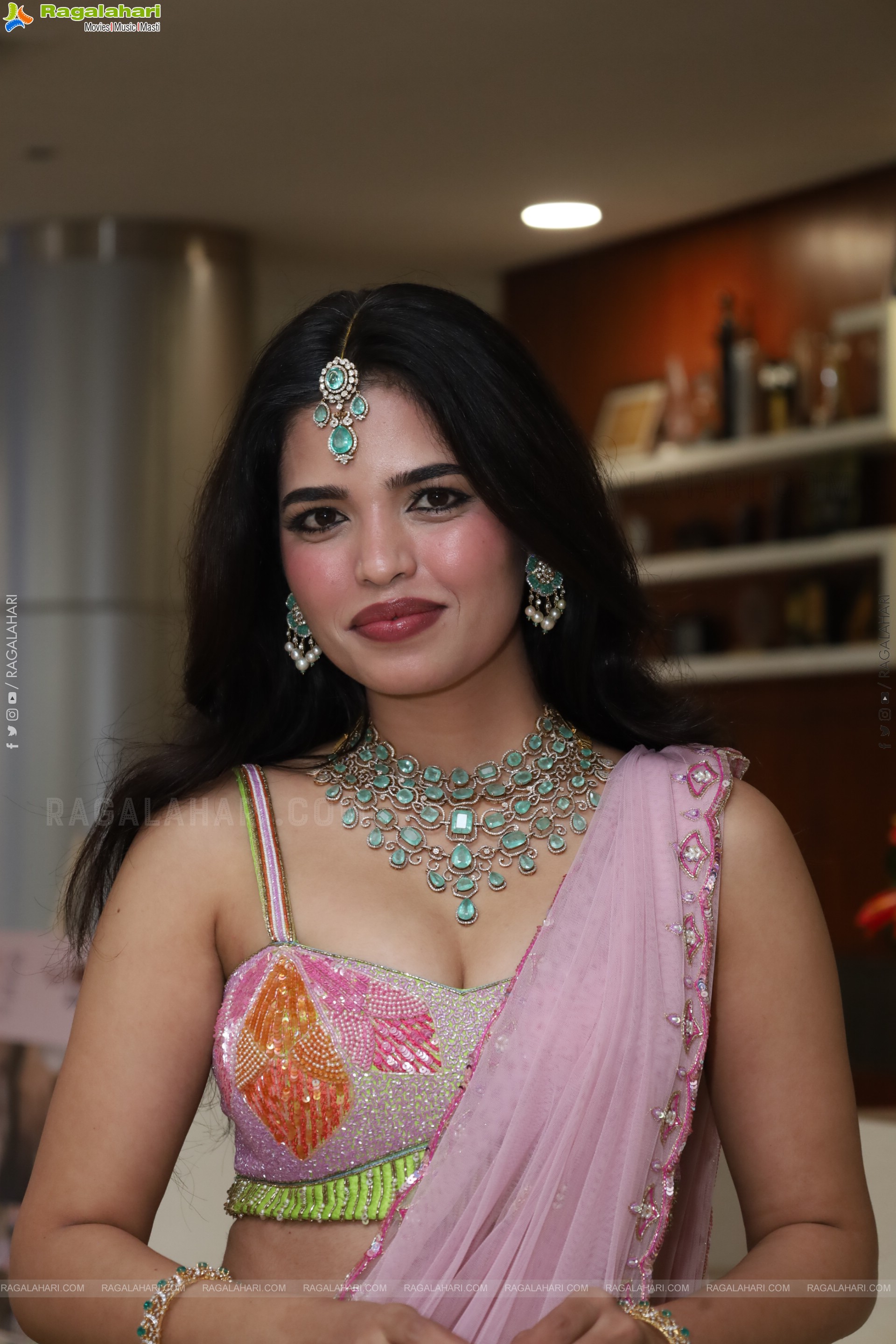 Urmila Chauhan at Hi Life Exhibition Grand Launch, HD Gallery