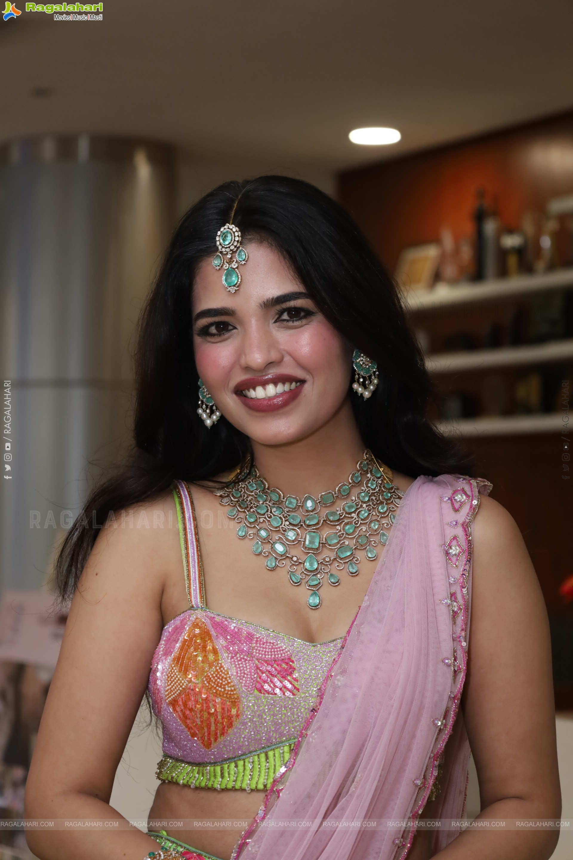 Urmila Chauhan at Hi Life Exhibition Grand Launch, HD Gallery