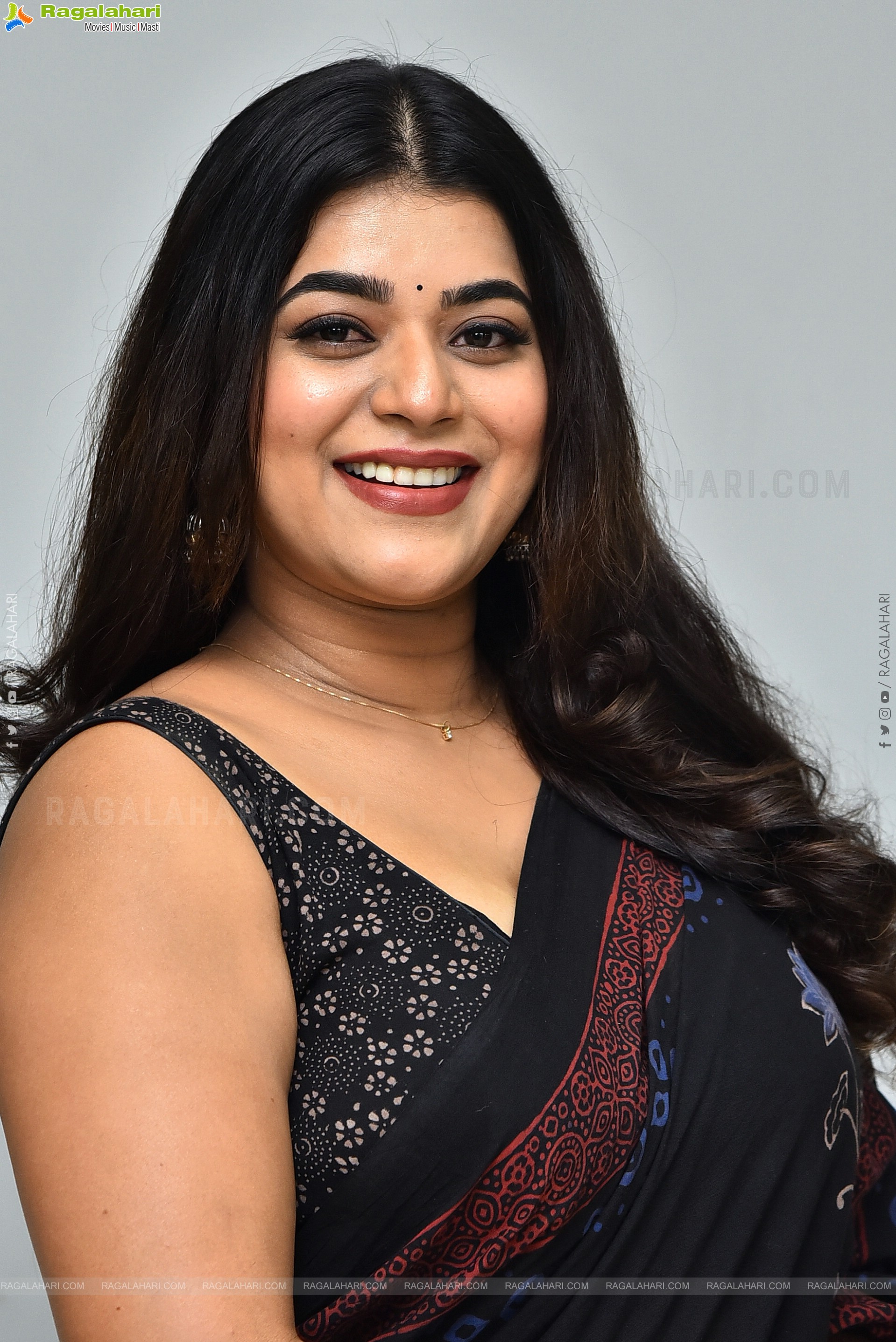 Yamini Bhaskar at Psych Siddhartha Teaser Launch, HD Gallery
