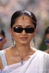 Anushka in Baladoor