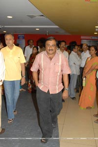 Vinayakudu Premiere Show