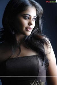 Bindu Madhavi Photo Gallery