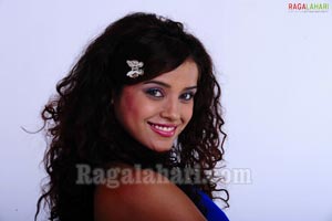 Piaa Bajpai Photo Gallery