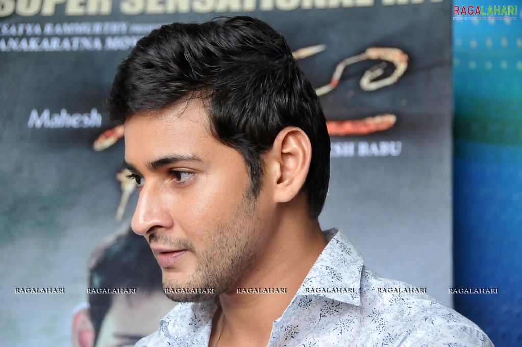 Mahesh Babu at Khaleja Movie Success Meet, HD Gallery, Images