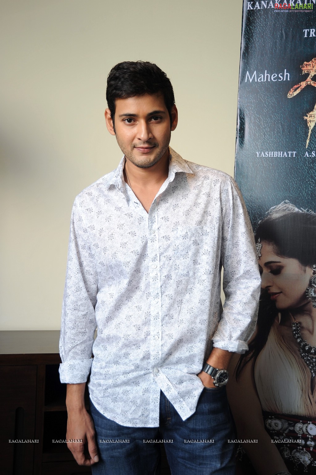 Mahesh Babu at Khaleja Movie Success Meet, HD Gallery, Images