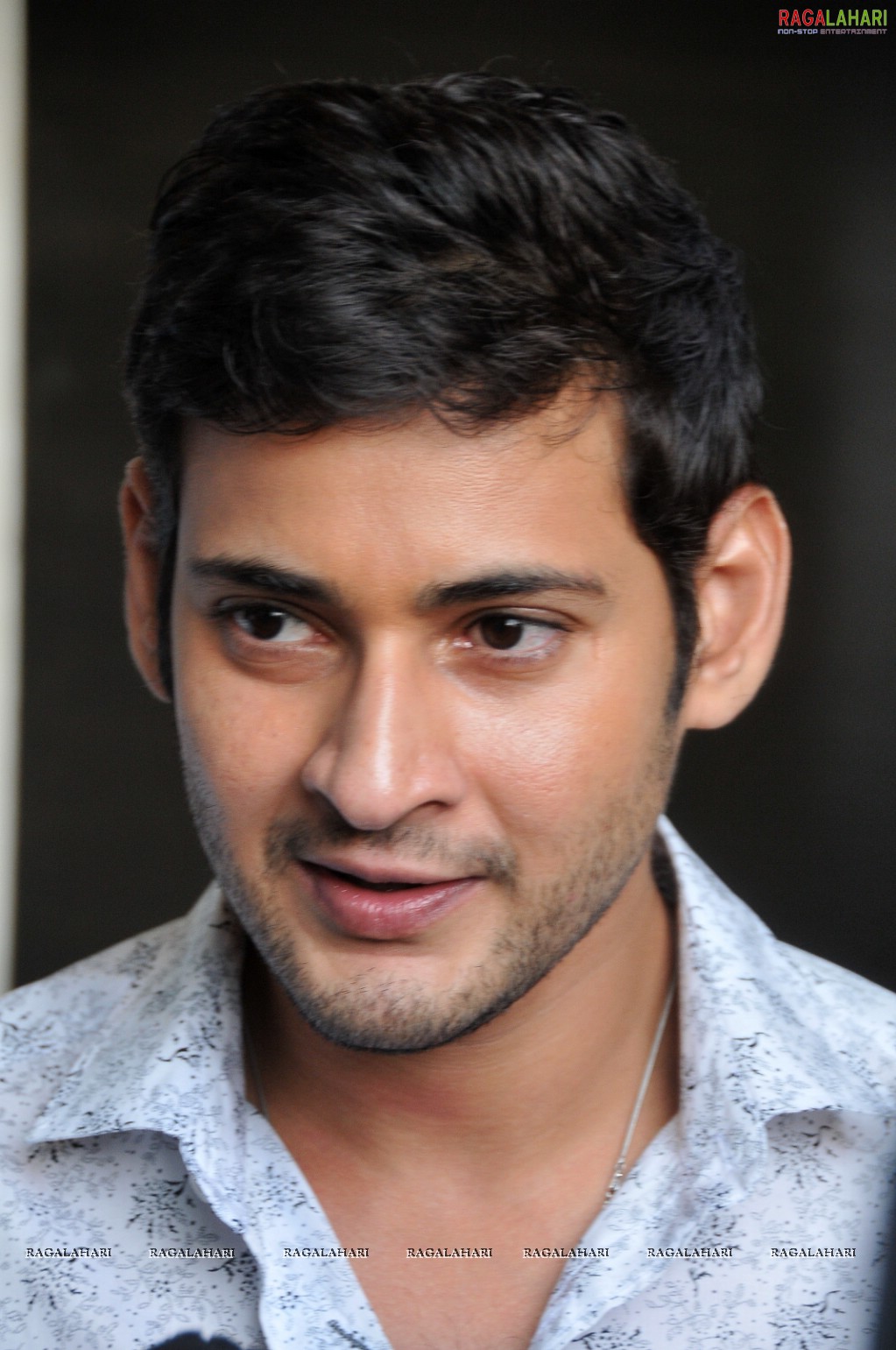 Mahesh Babu at Khaleja Movie Success Meet, HD Gallery, Images