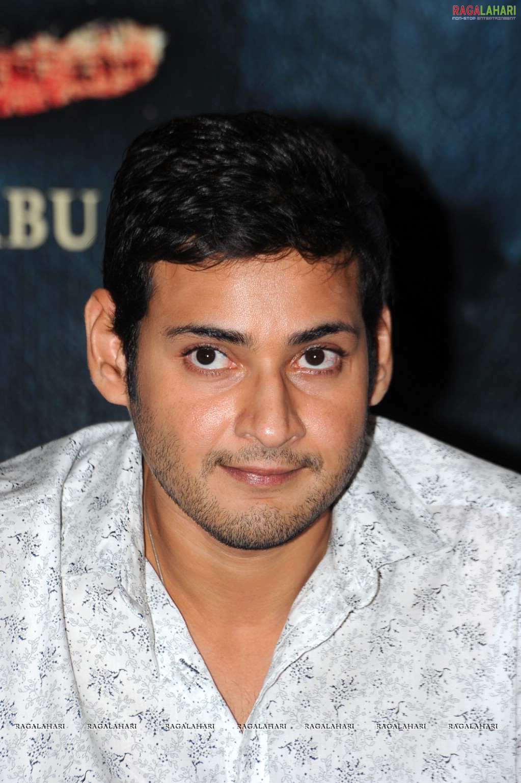 Mahesh Babu at Khaleja Movie Success Meet, HD Gallery, Images