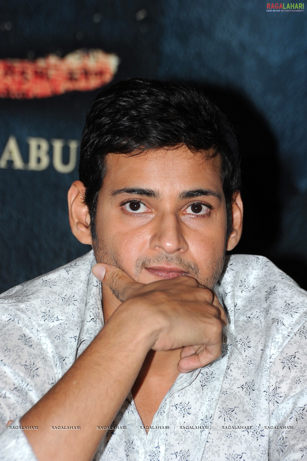 Mahesh Babu at Khaleja Movie Success Meet, HD Gallery, Images