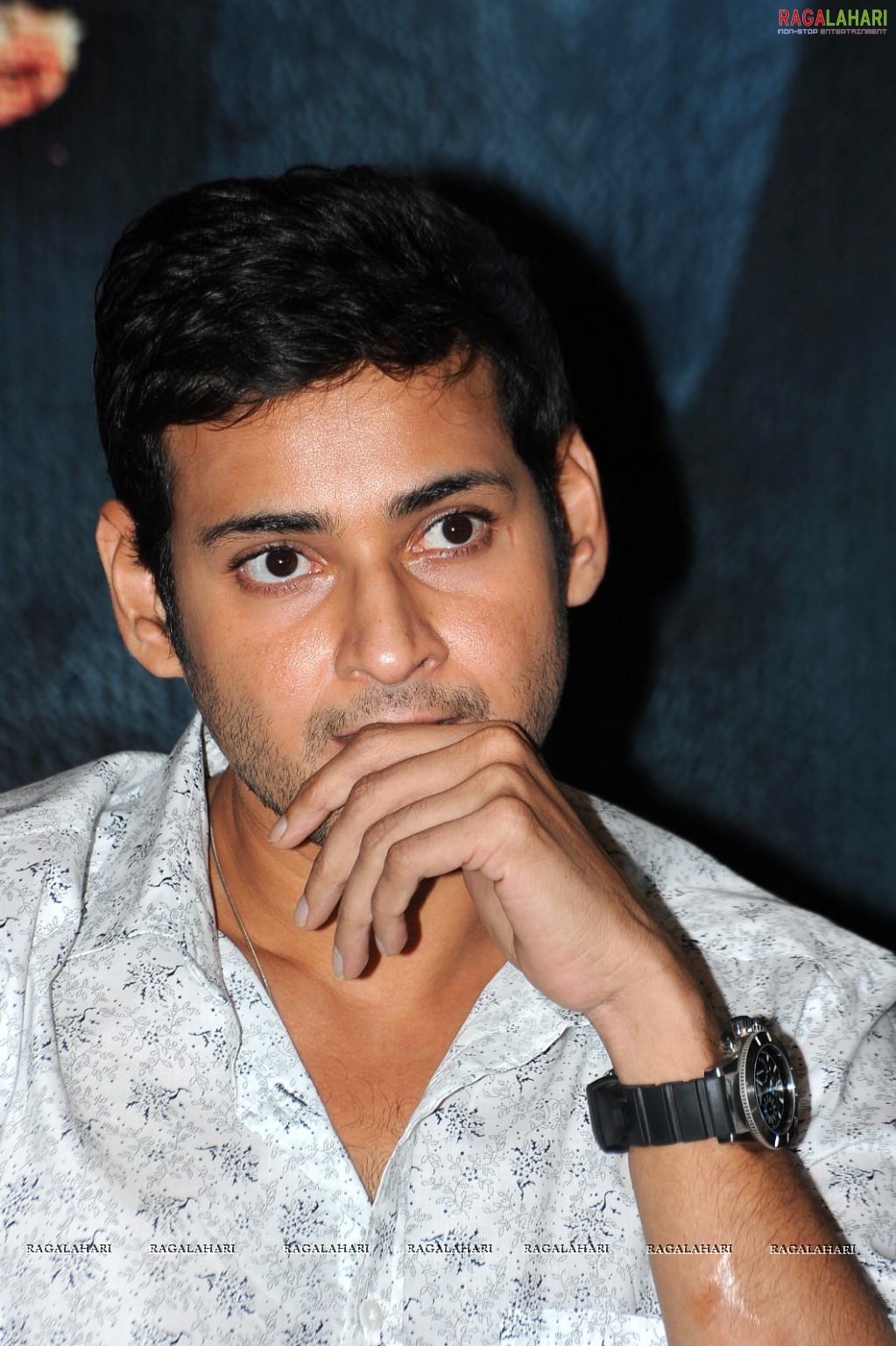 Mahesh Babu at Khaleja Movie Success Meet, HD Gallery, Images