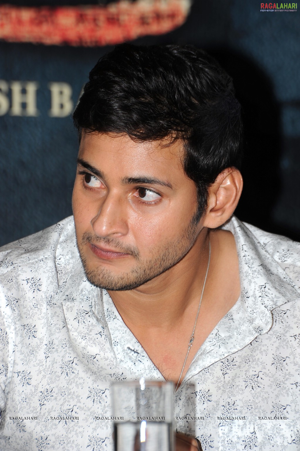 Mahesh Babu at Khaleja Movie Success Meet, HD Gallery, Images