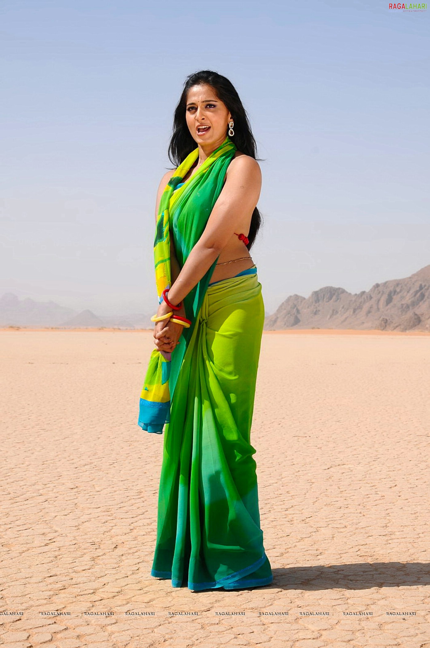 Anushka Shetty Ragada Stills, HD Gallery, Images