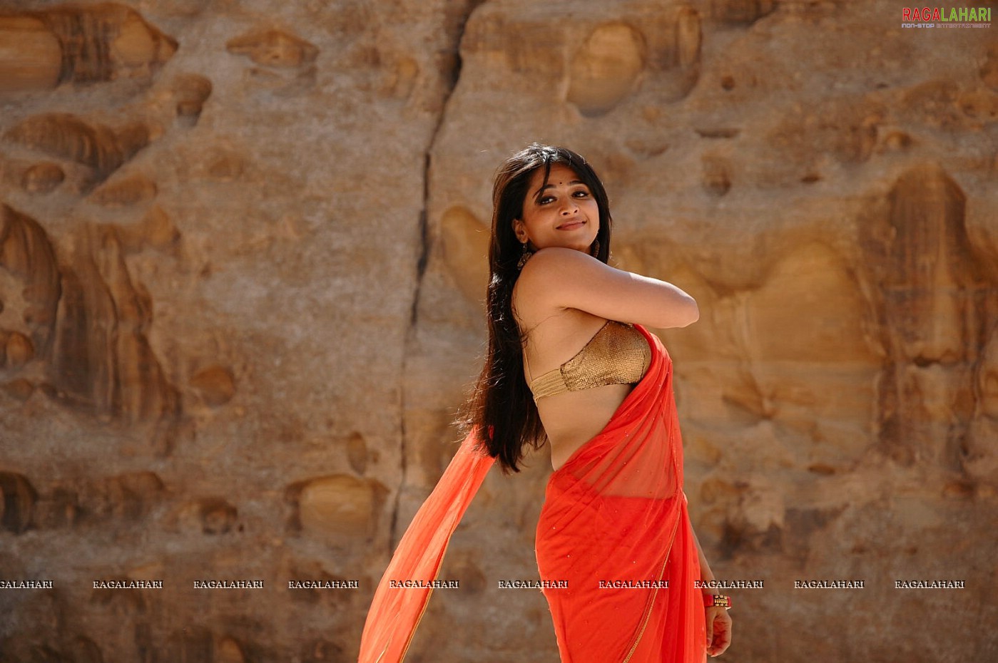 Anushka Shetty Ragada Stills, HD Gallery, Images