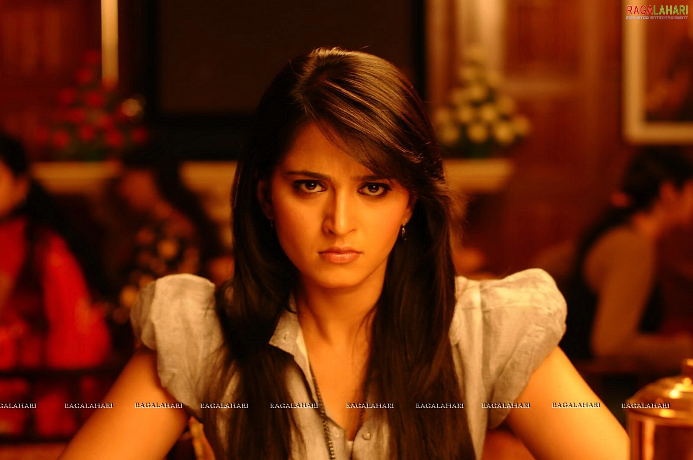 Anushka Shetty Ragada Stills, HD Gallery, Images