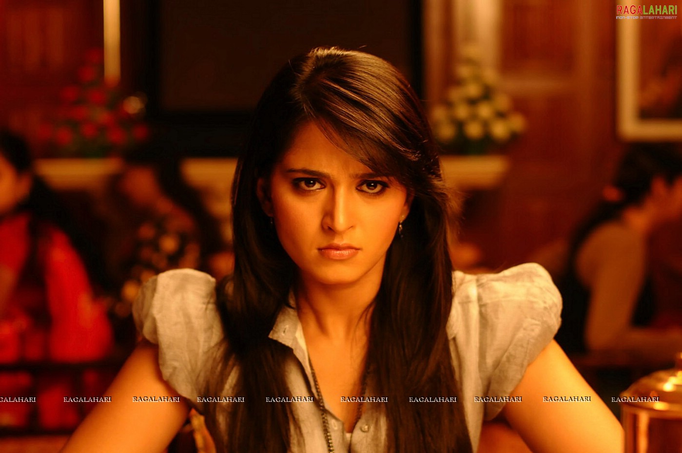 Anushka Shetty Ragada Stills, HD Gallery, Images