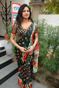 Hari Priya at  Banjara Sanskriti Diwali 2011 Designer Collection Launch