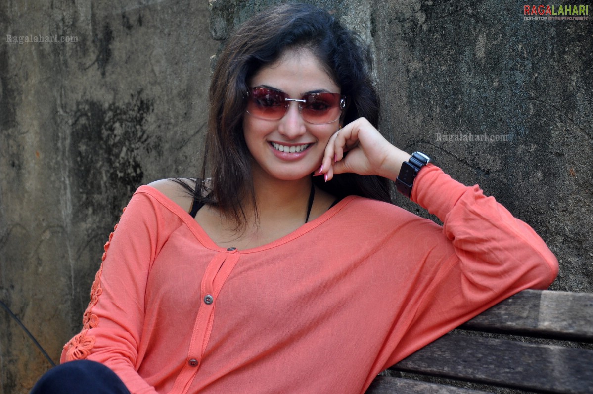 Haripriya (Hi-Res)